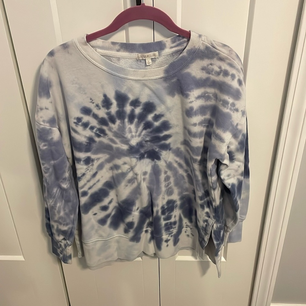 blue tie-dye crewneck women’s xs